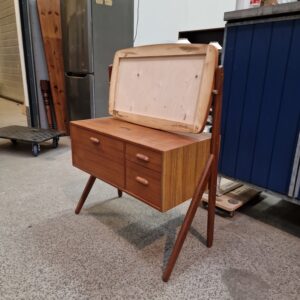 Sminkebord uden spejl, Ølholm Møbelfabrik - Image 4