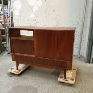 Vintage TV/radio møbel, bar, teak - Image 1