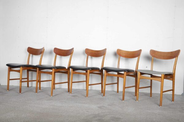Fem spisestole i teak