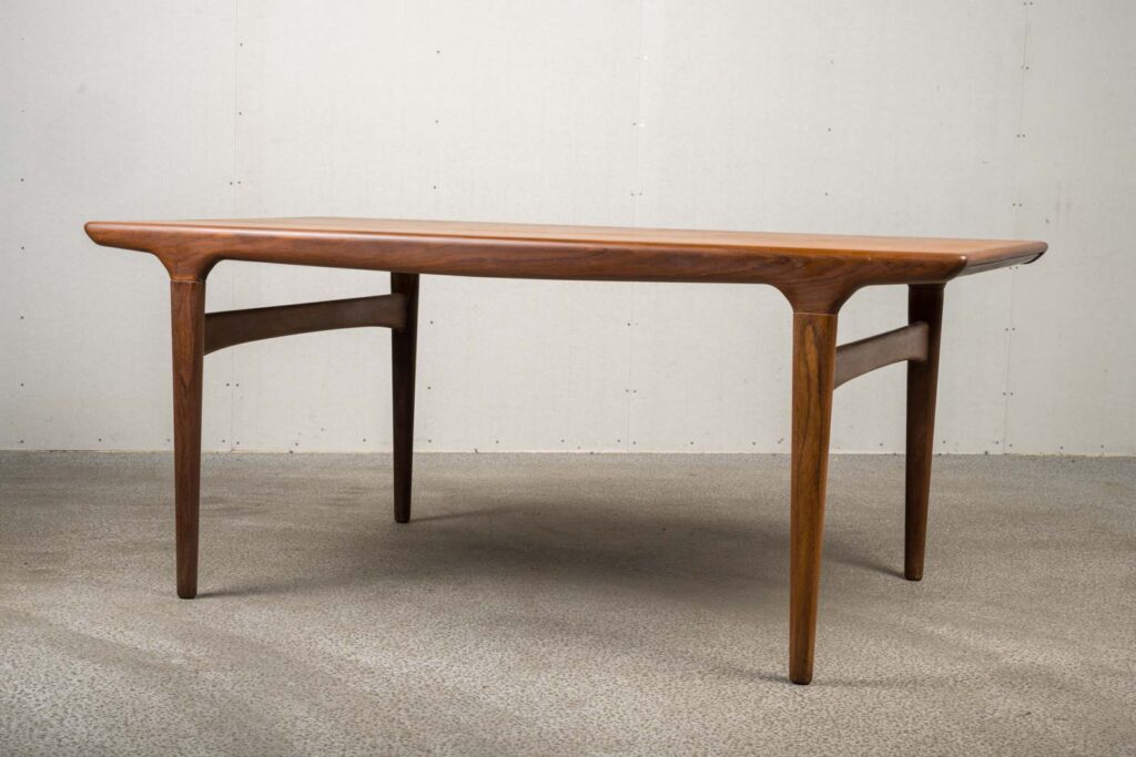 Spisebord J. L. Møller