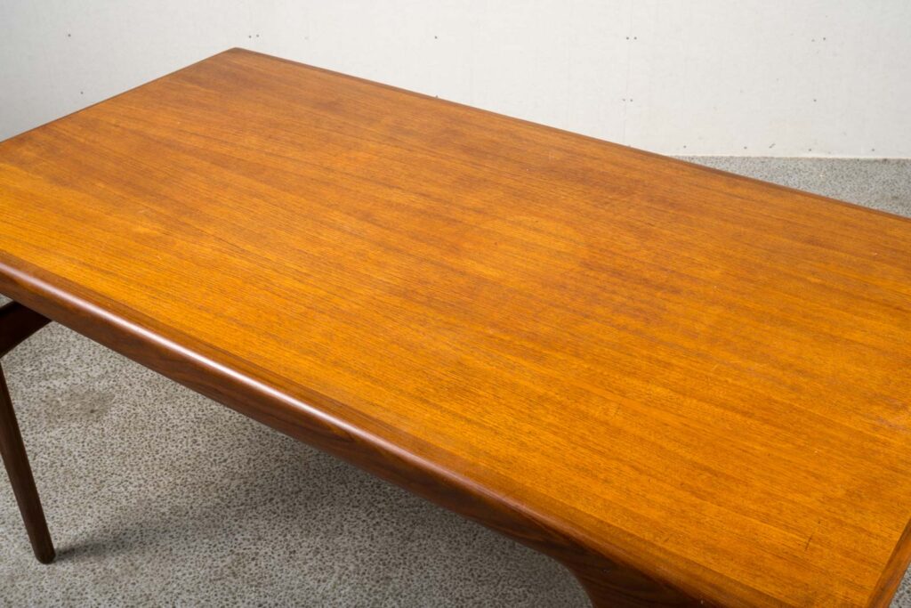 Spisebord J. L. Møller