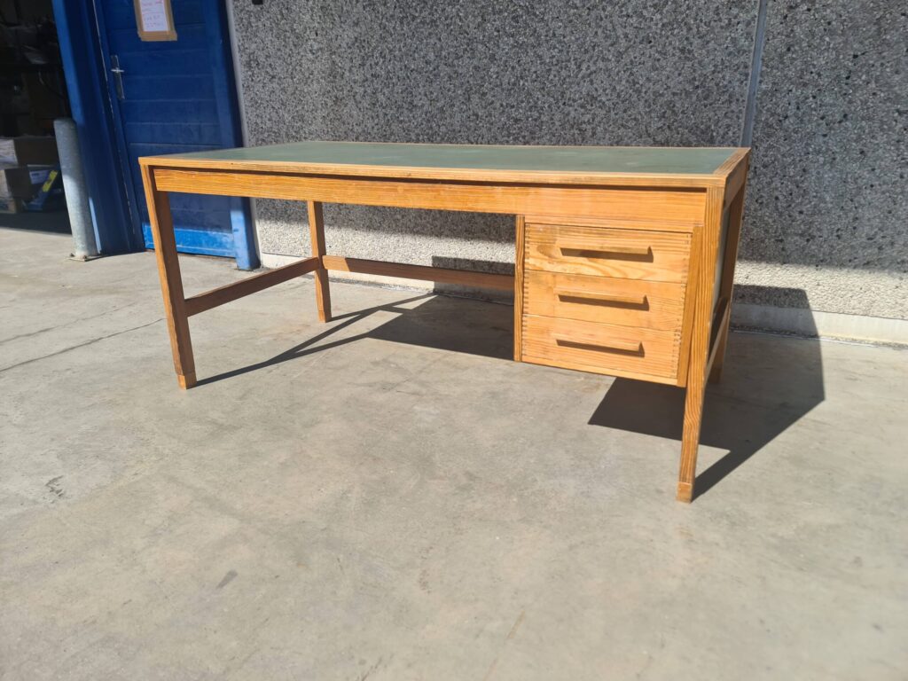 Skrivebord, Bernt Petersen, linoleum