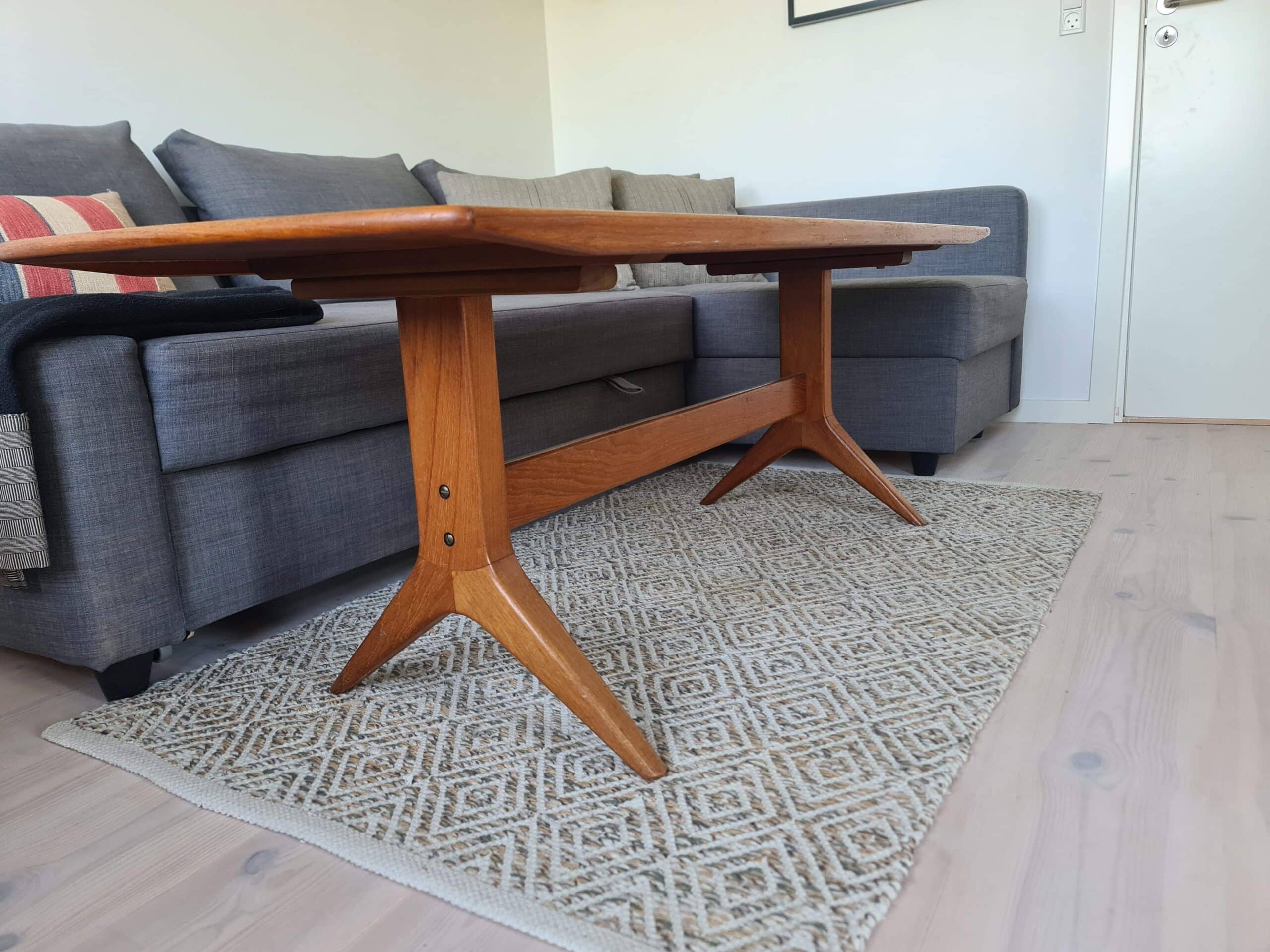 Sofabord, teak, skrå ben