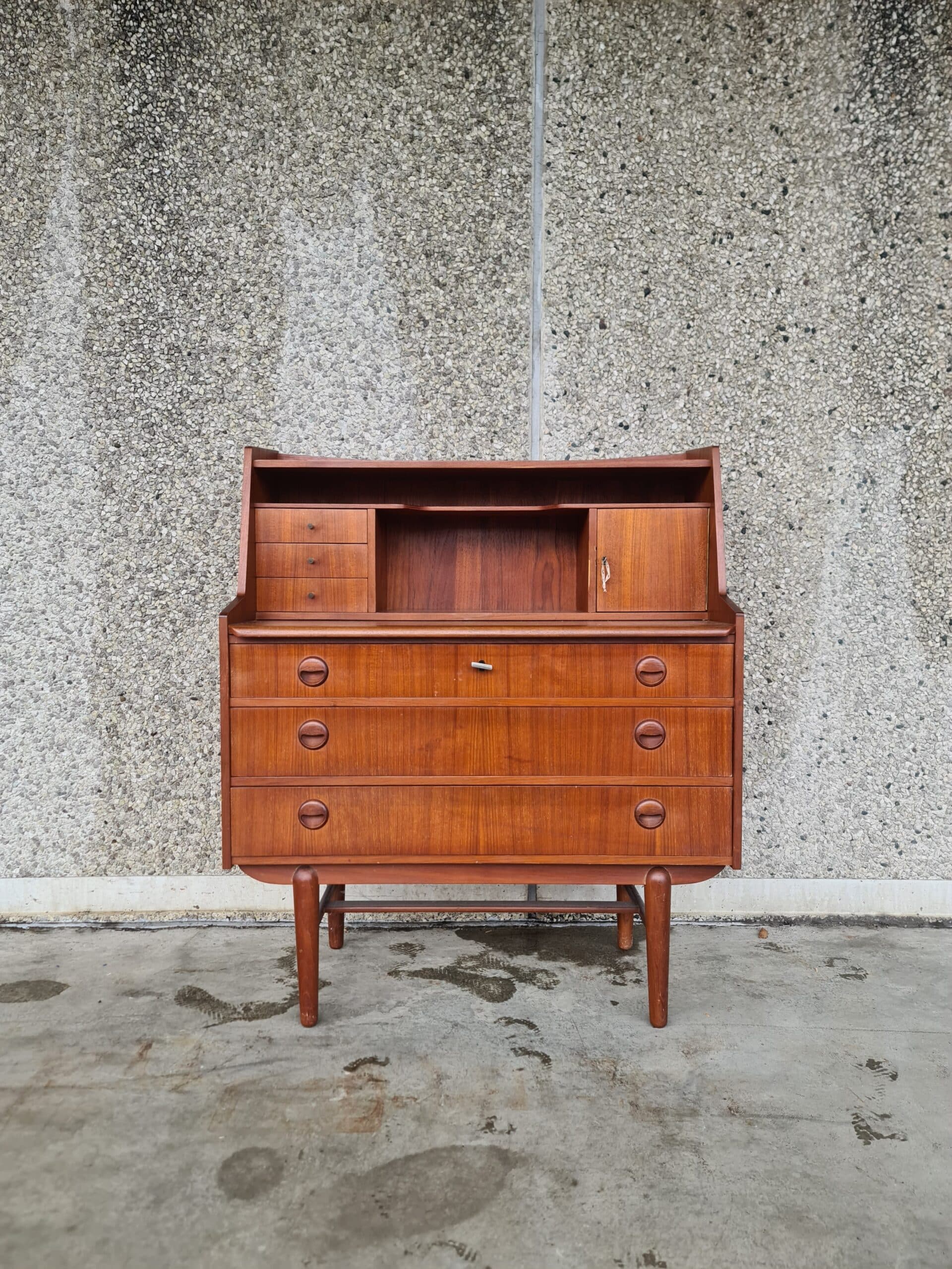 6105 – 2022-08-02 08:04:33