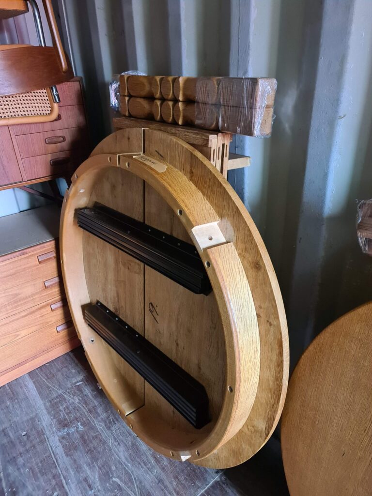 spisebord i massiv eg ø125