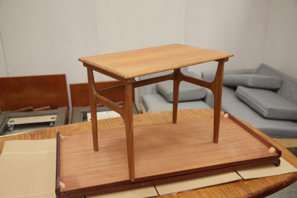 Sofabord i teak
