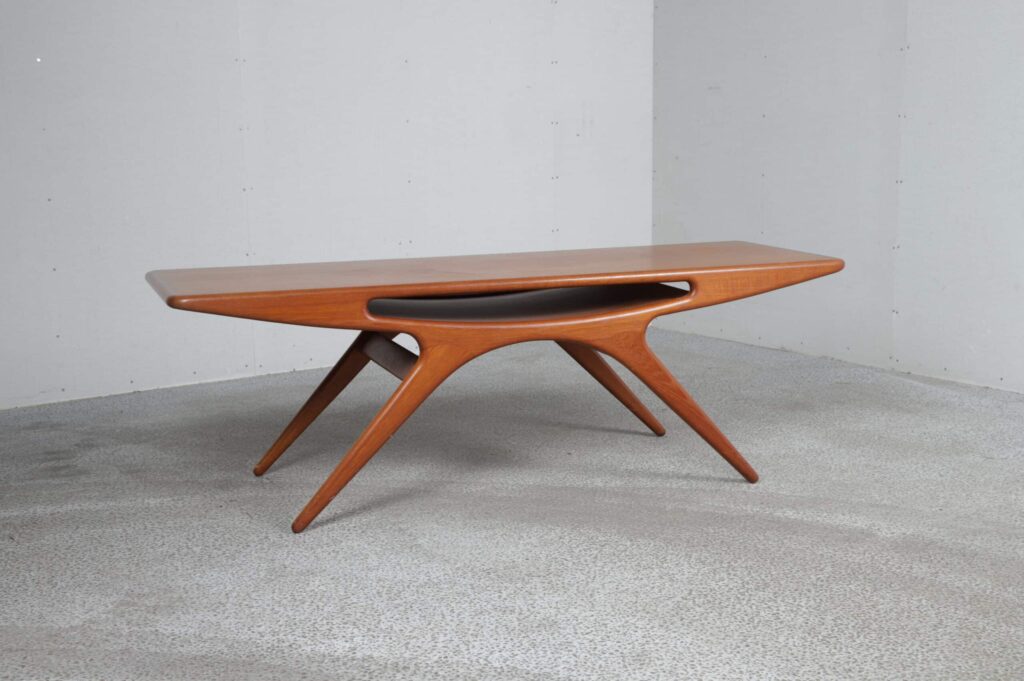 Smilet, Johannes Andersen, Sofabord