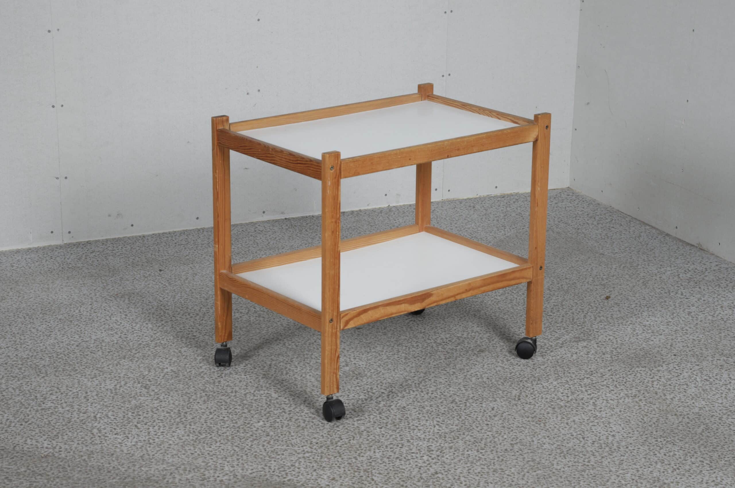 bakkebord i fyrretræ - Image 1