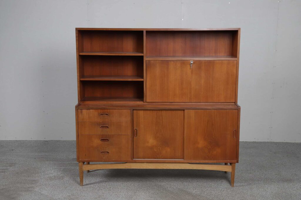 høj skænk/reol i teak