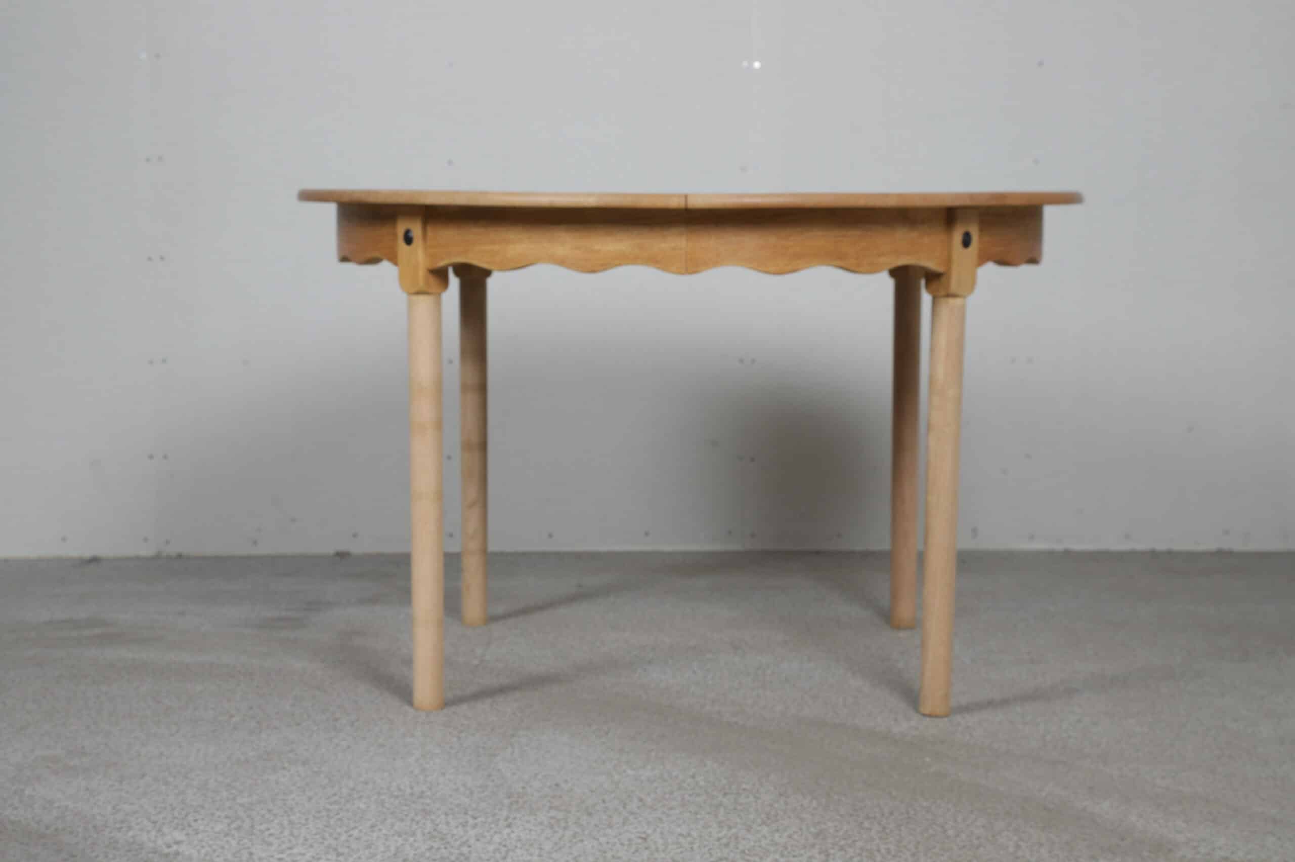 Spisebord massiv eg uden tillægsplader (b95)