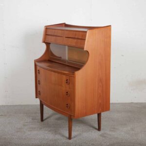 Chatol i teak med glas skydelåger, Falsig Møbelfabrik - Image 2