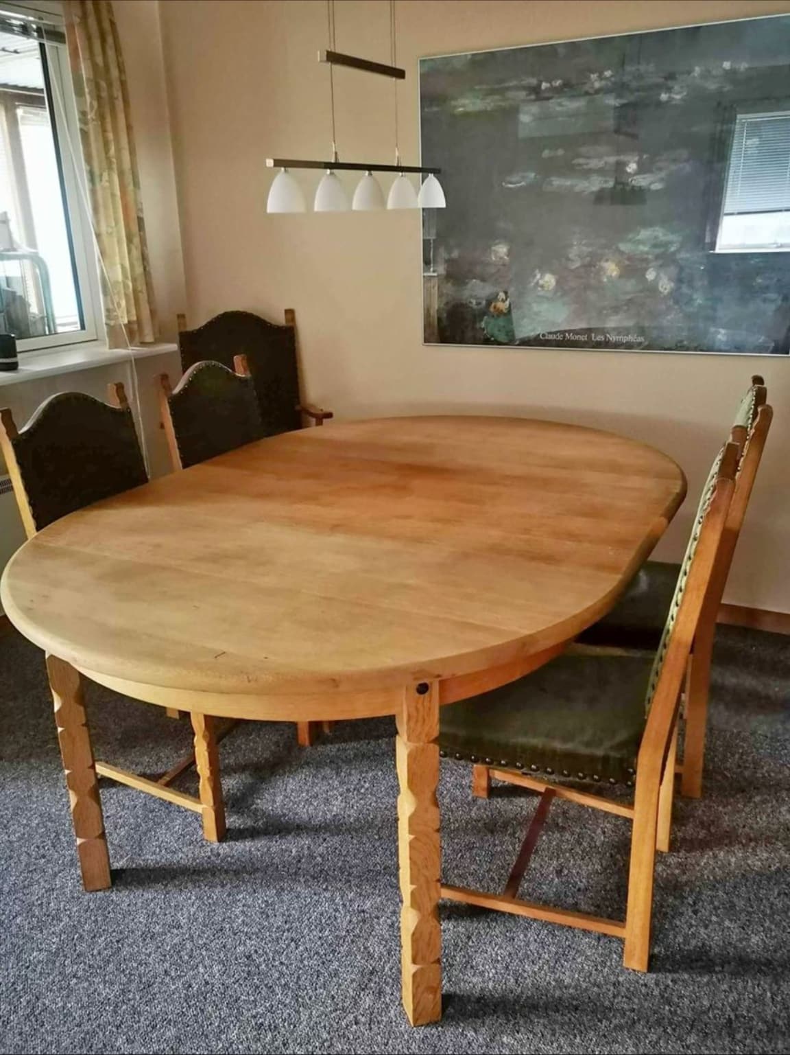 Spisebord i massiv egetræ med tillægsplader