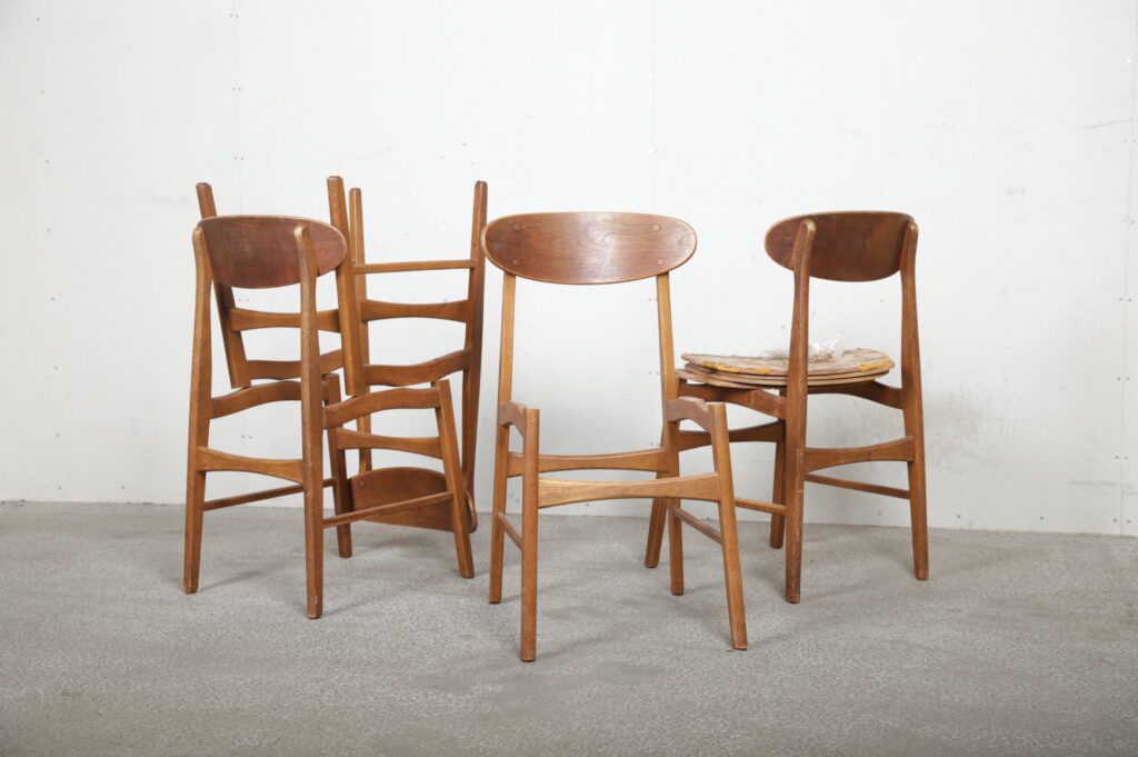 Fire spisestole i teak, til renovering