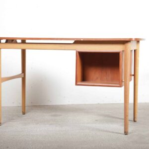 Skrivebord med to skuffer, på stel af egetræ, bordplade i teak - Image 4