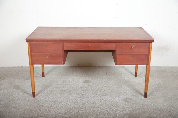 Skrivebord med fem skuffer, teak