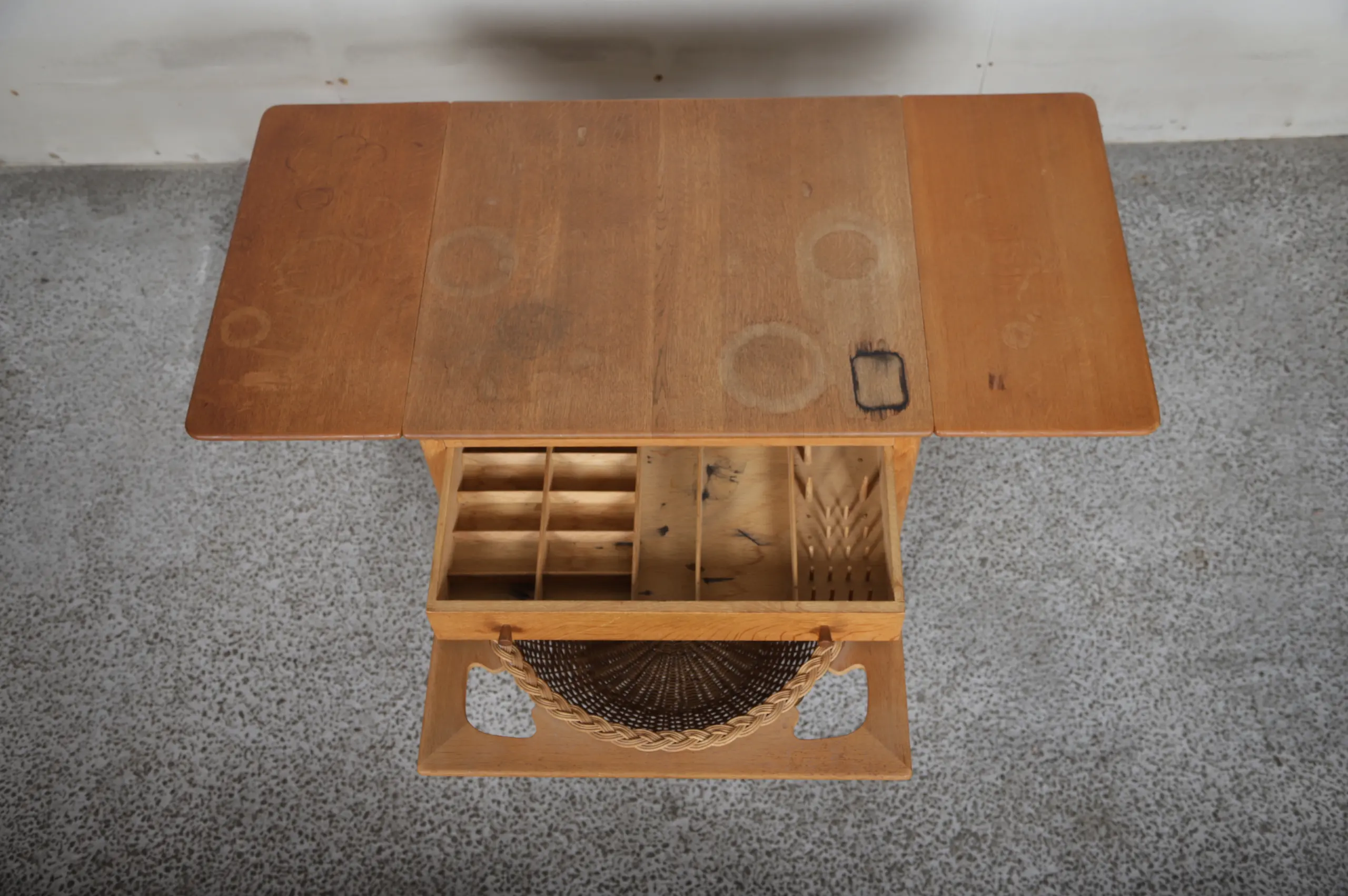 Sybord i massiv egetræ, Wegner, AT33. Til renovering