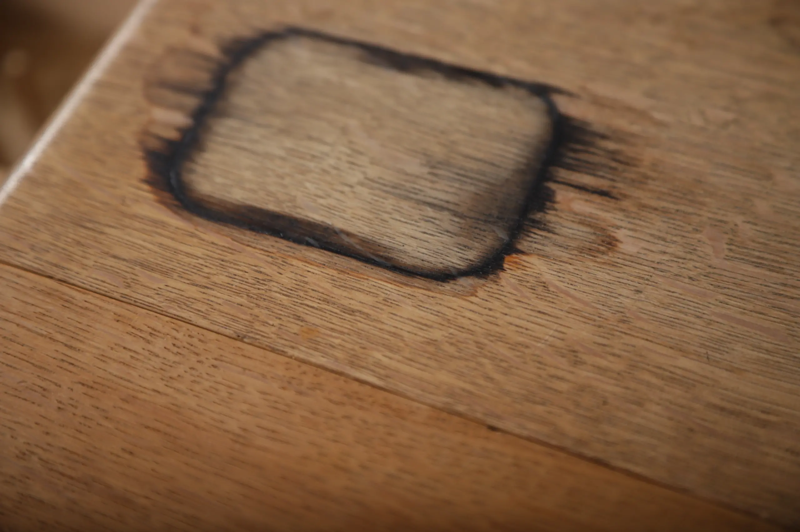 Sybord i massiv egetræ, Wegner, AT33. Til renovering