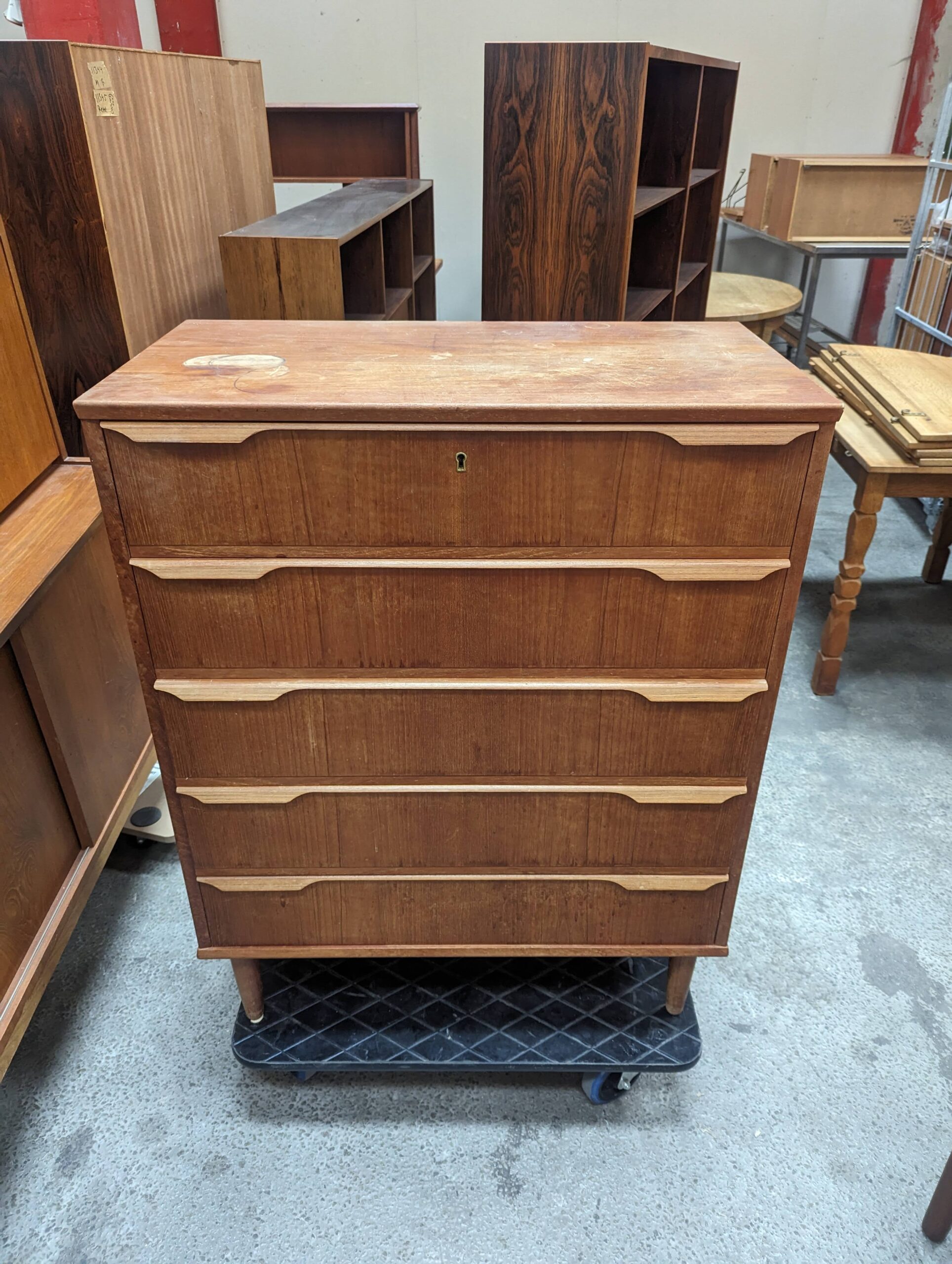 Kommode i teak med seks skuffer - Image 1