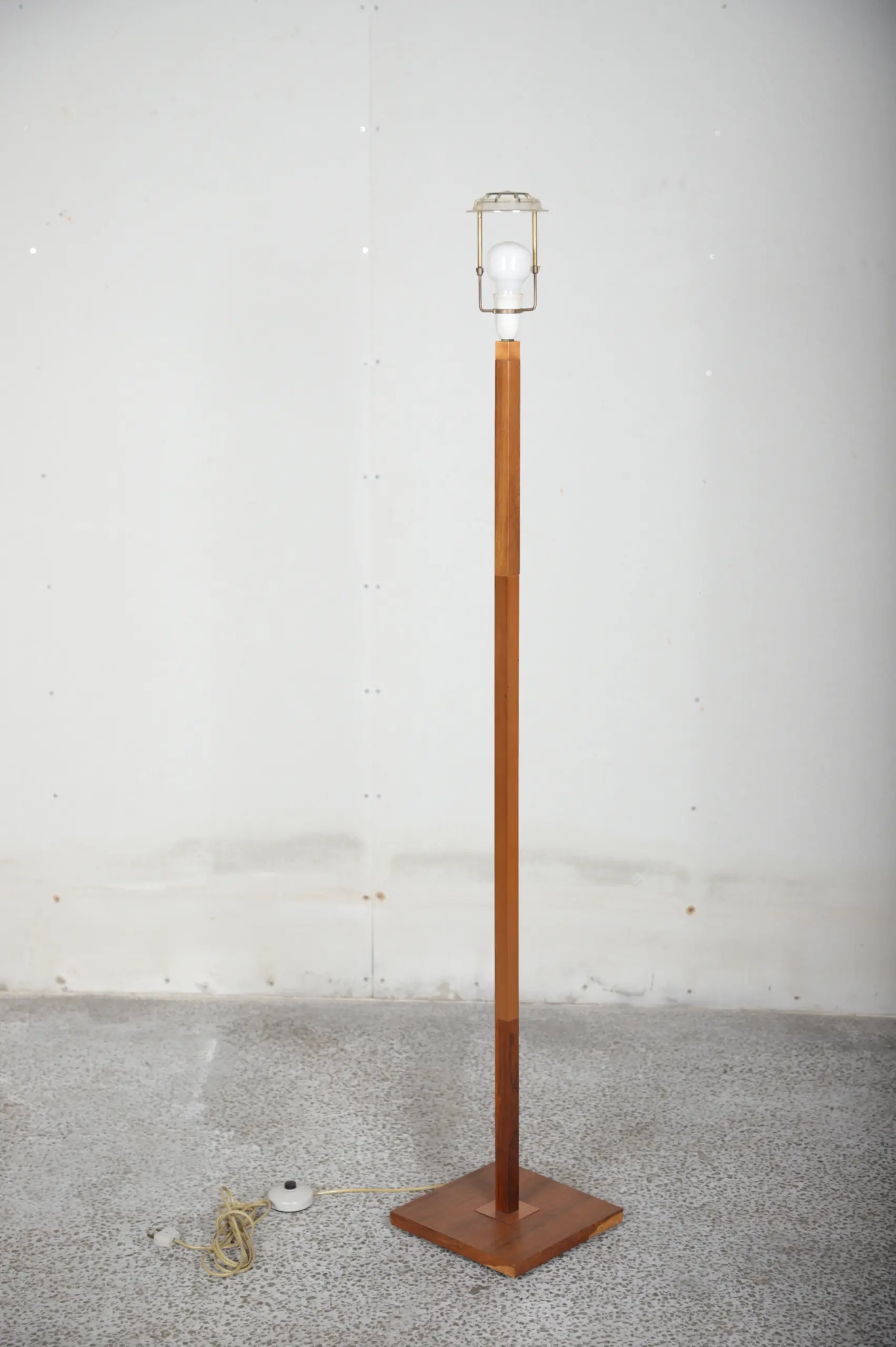 Standerlampe i palisander, firkantet