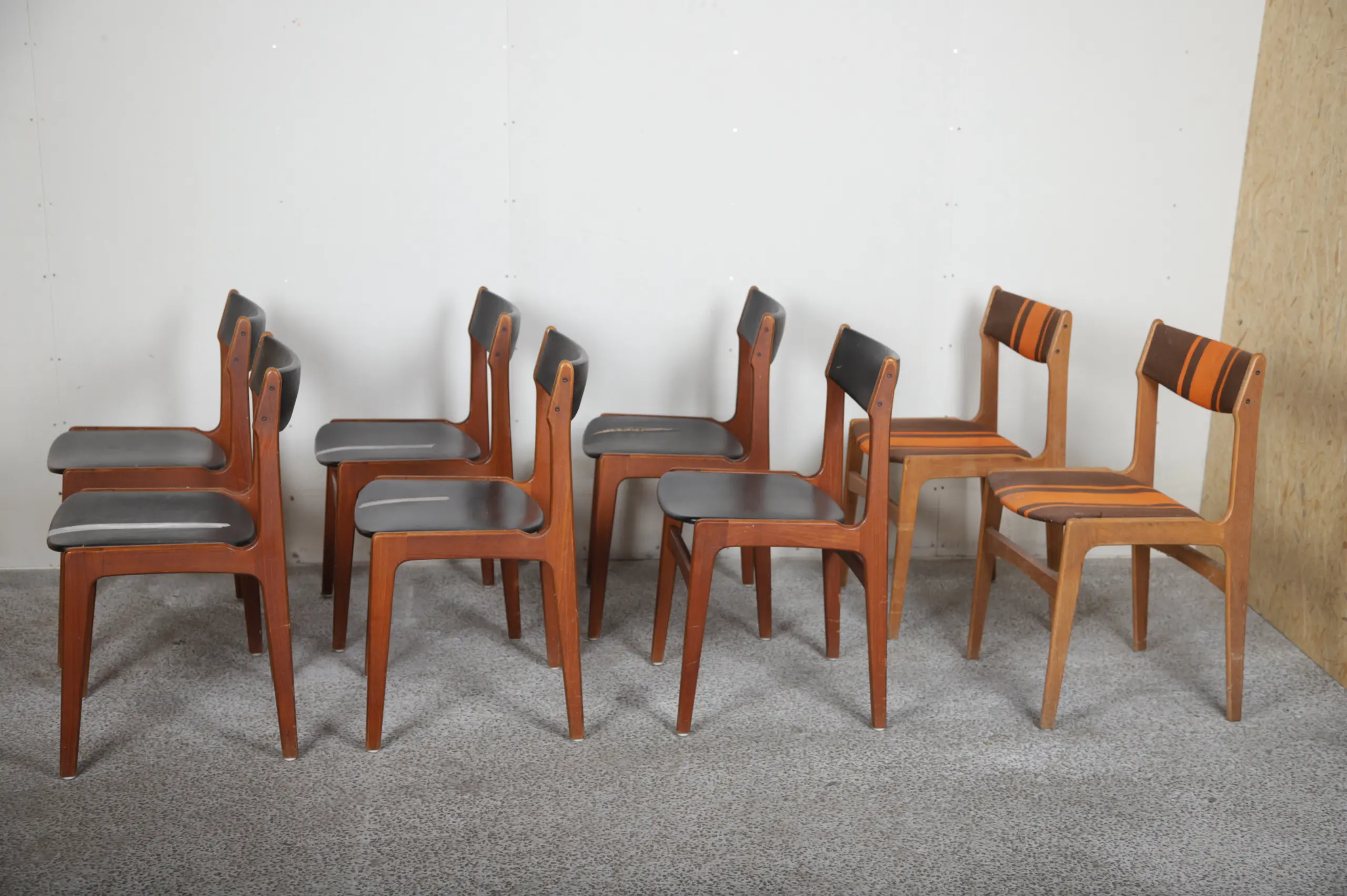 Otte spisestole i teak af Erik Buch