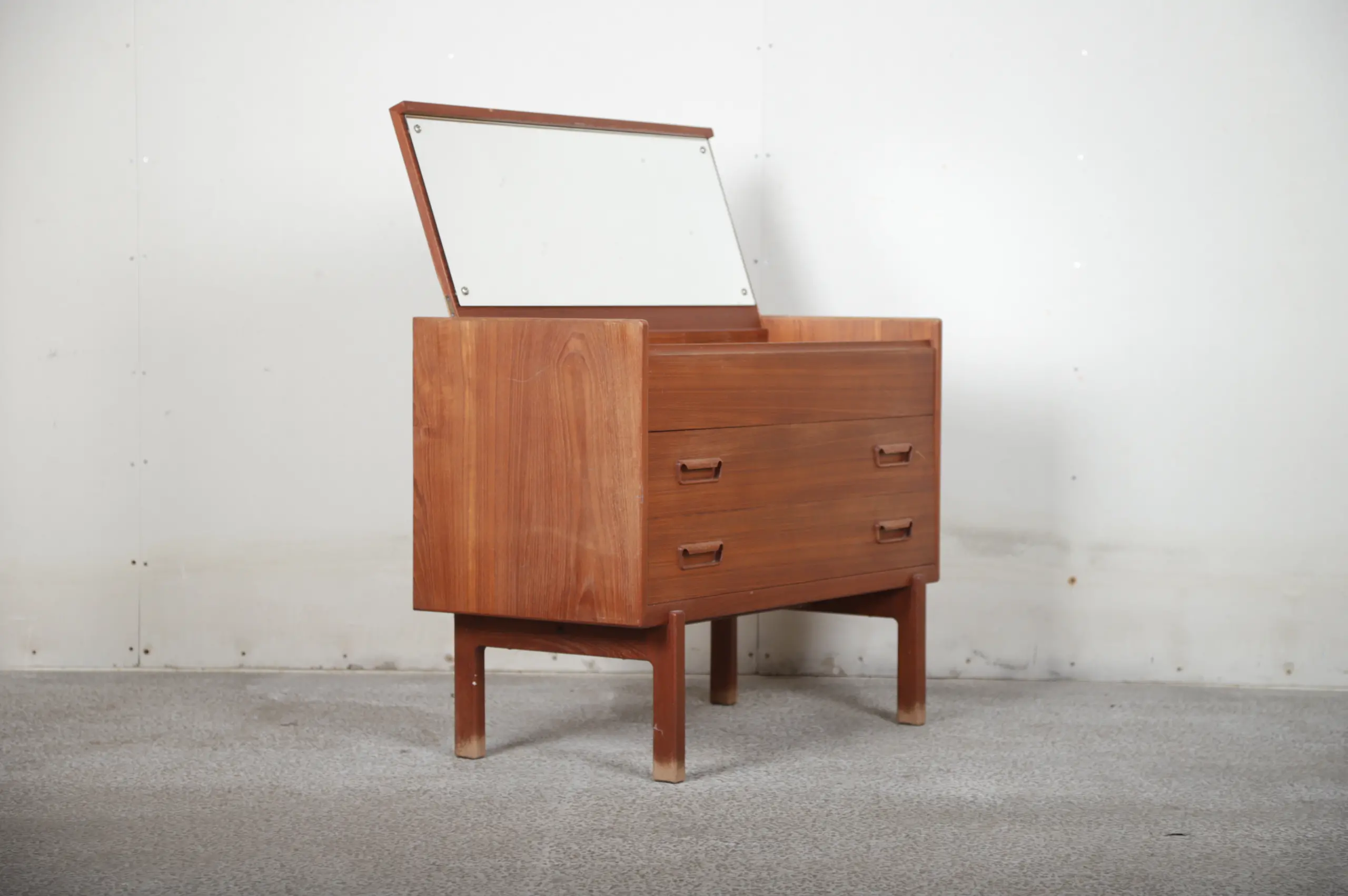 Kommode med spejl, teak