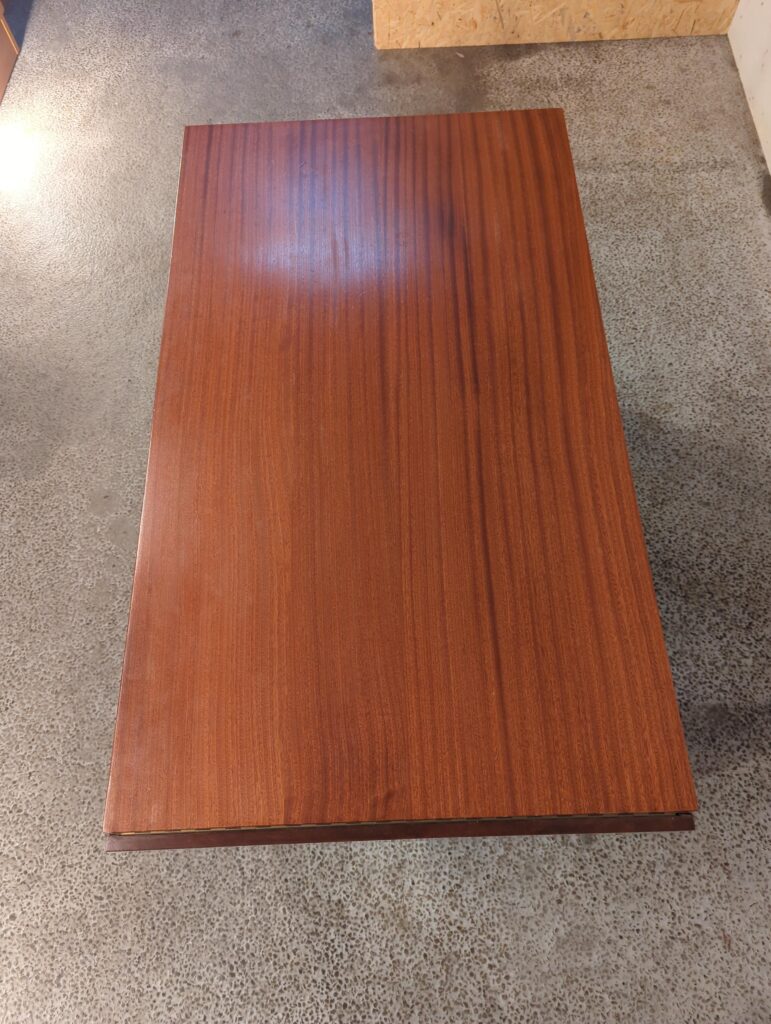 Spisebord med lange endeklapper, bøg og mahogni