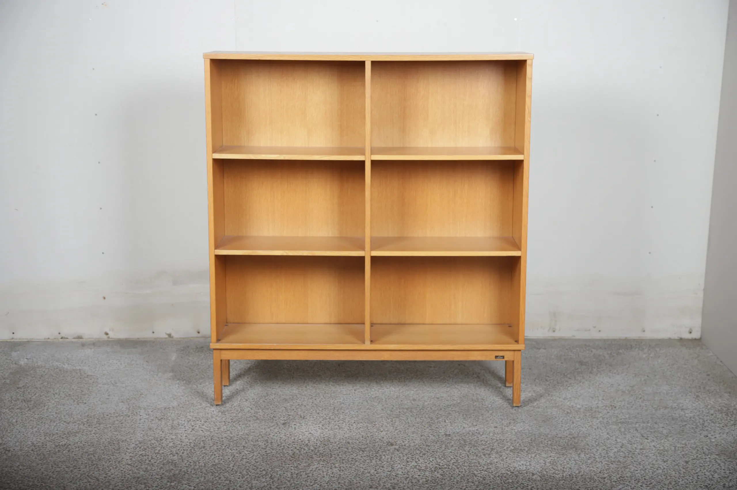 Reol i egetræ, Labofa - Image 1