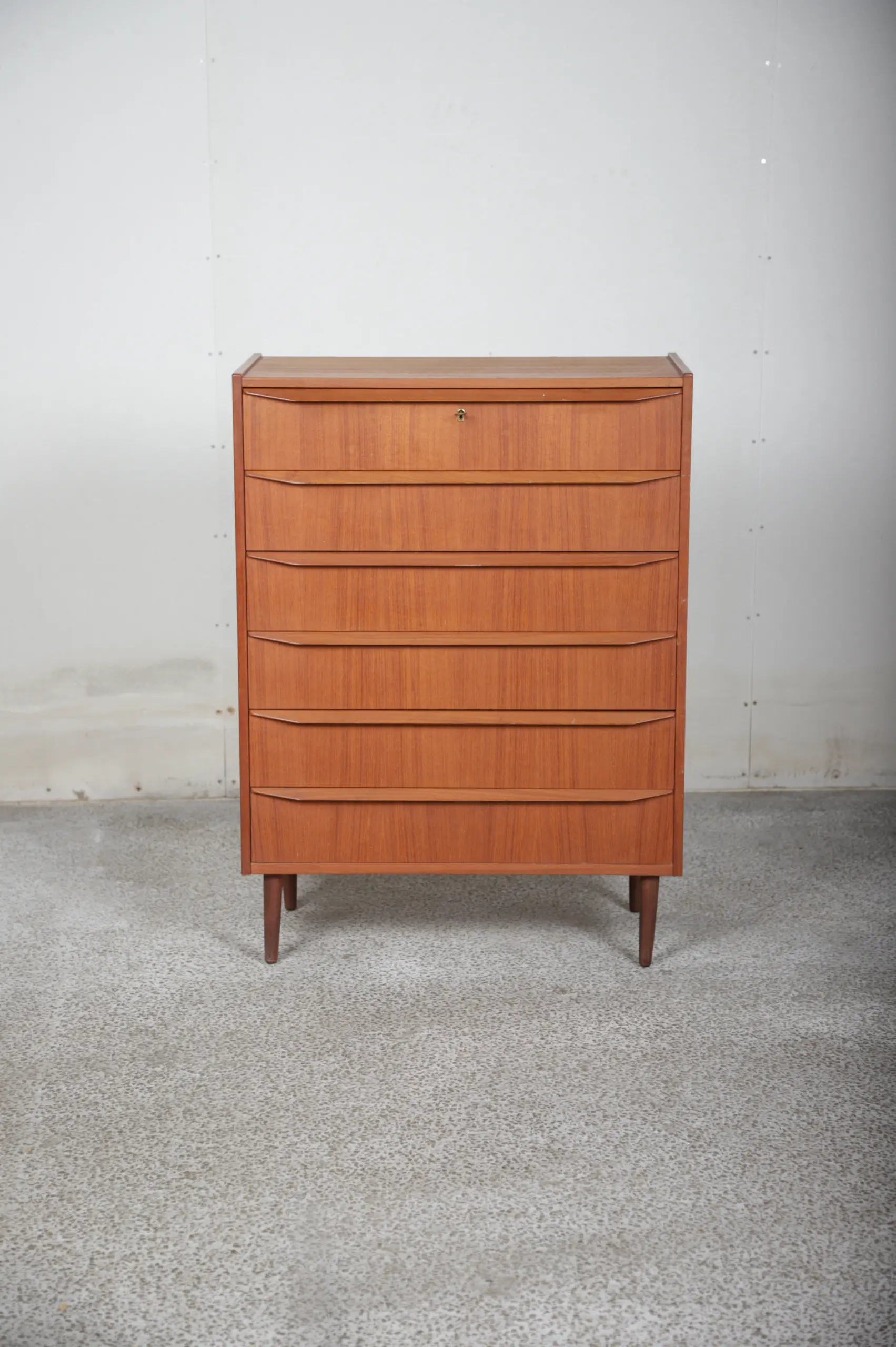 Kommode i teak med fem skuffer - Image 1