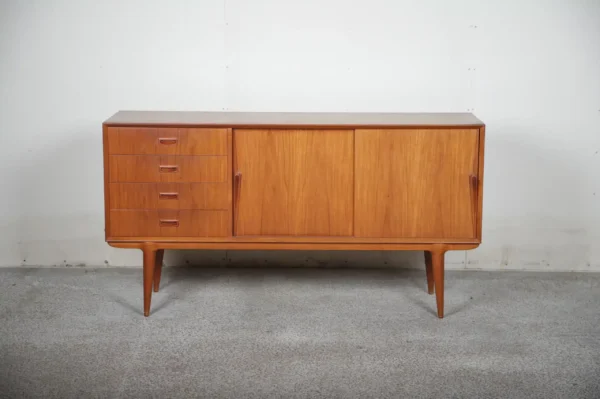 Lav skænk i teak, Omann jr, Model nr 12