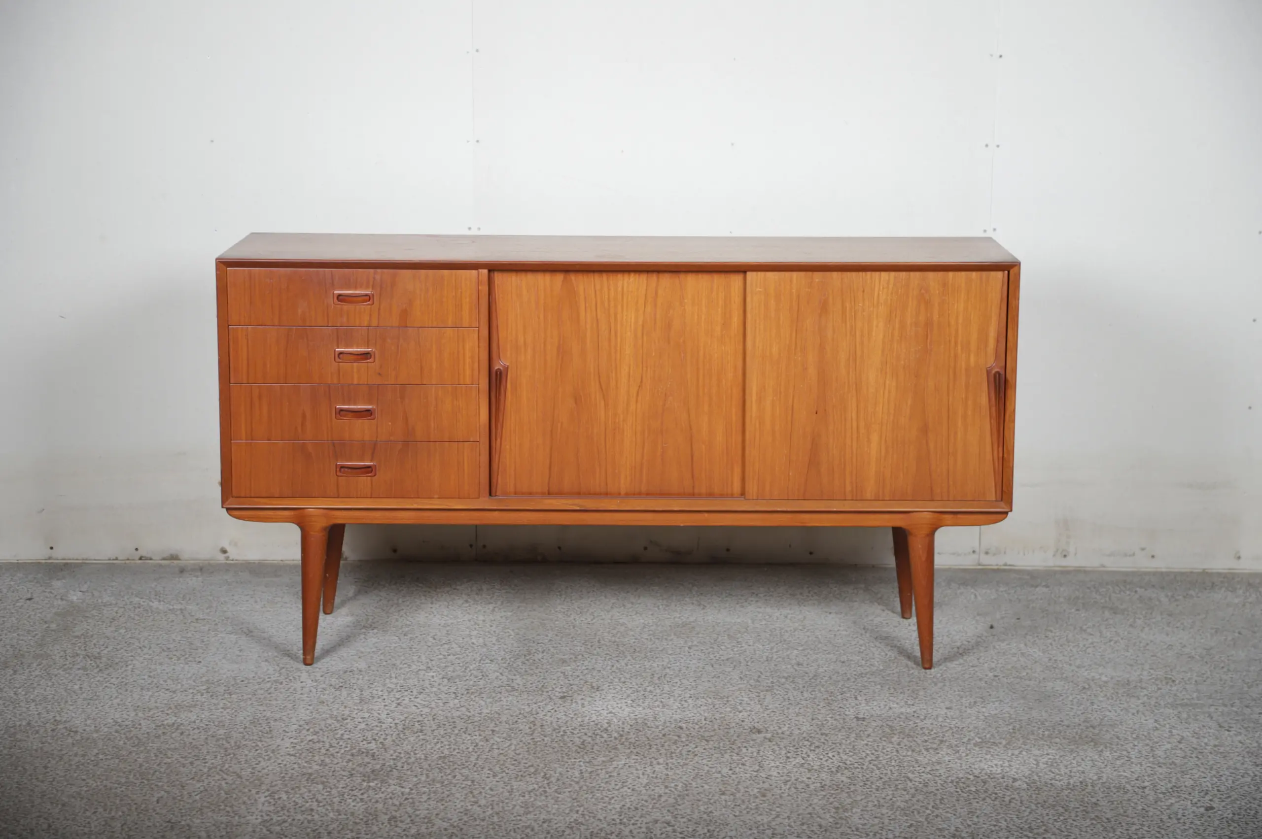 Lav skænk i teak, Omann jr, Model nr 12 - Image 1