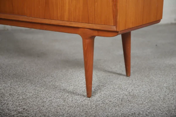 Lav skænk i teak, Omann jr, Model nr 12