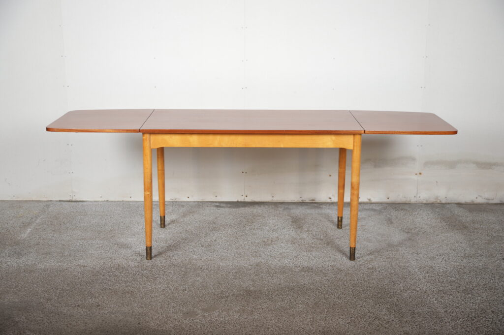 Spisebord med lange endeklapper, bøg og mahogni