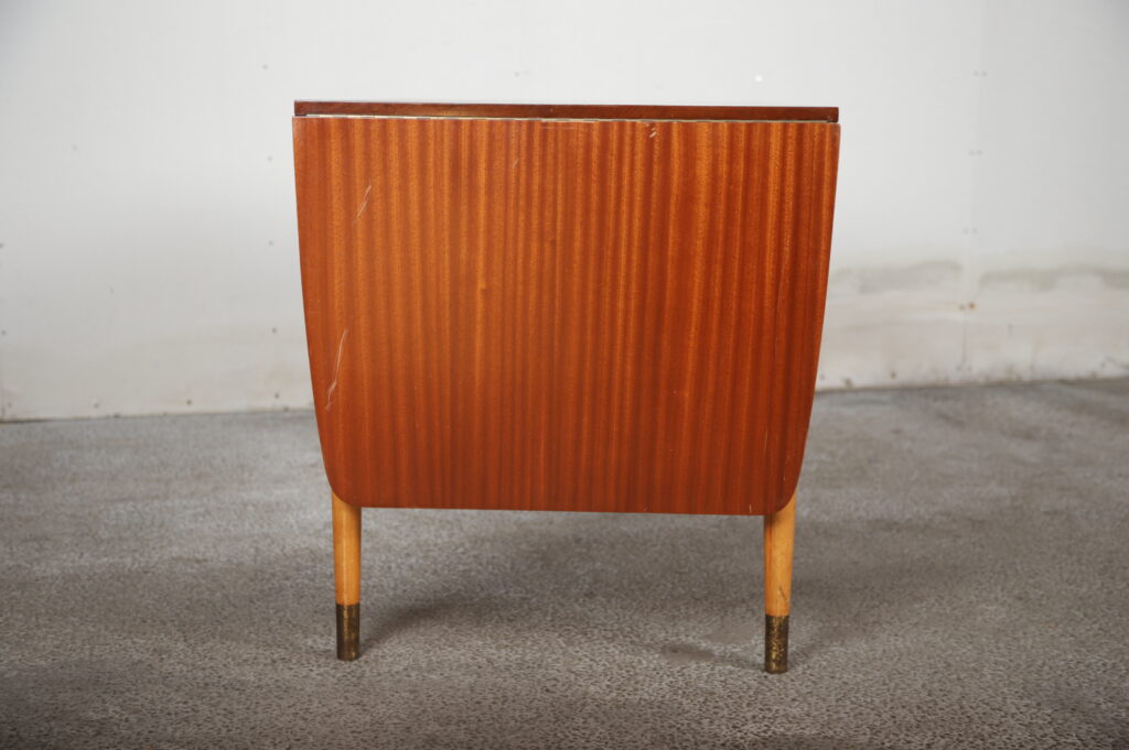 Spisebord med lange endeklapper, bøg og mahogni