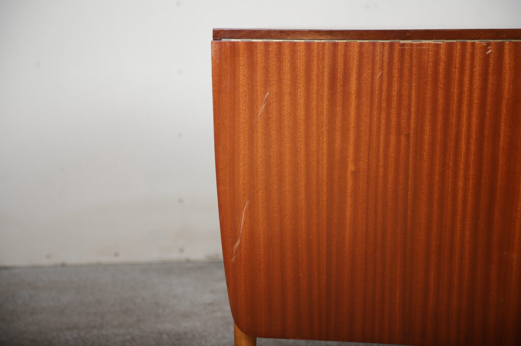 Spisebord med lange endeklapper, bøg og mahogni