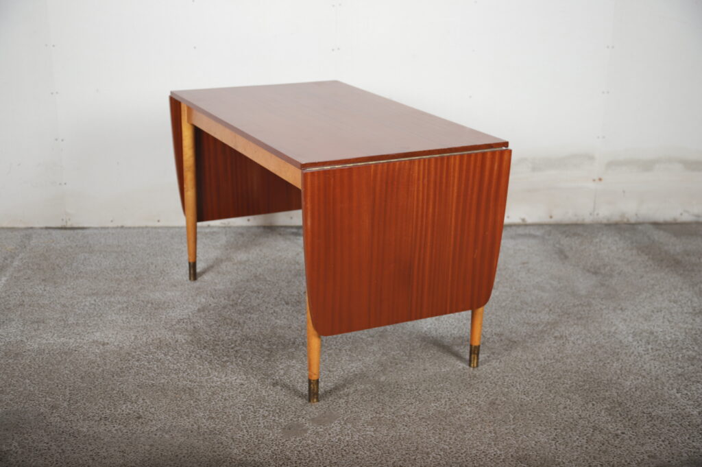 Spisebord med lange endeklapper, bøg og mahogni