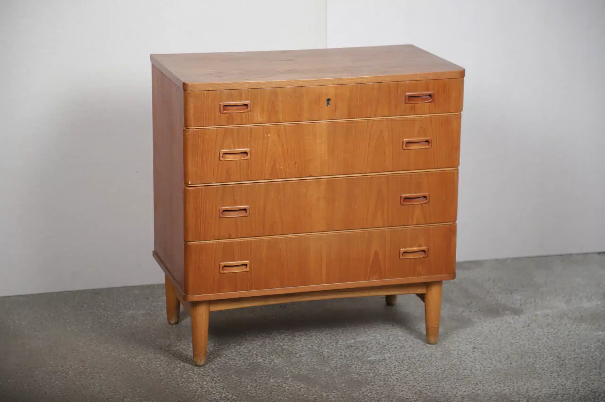 Kommode med fire brede skuffer, teak - Image 1