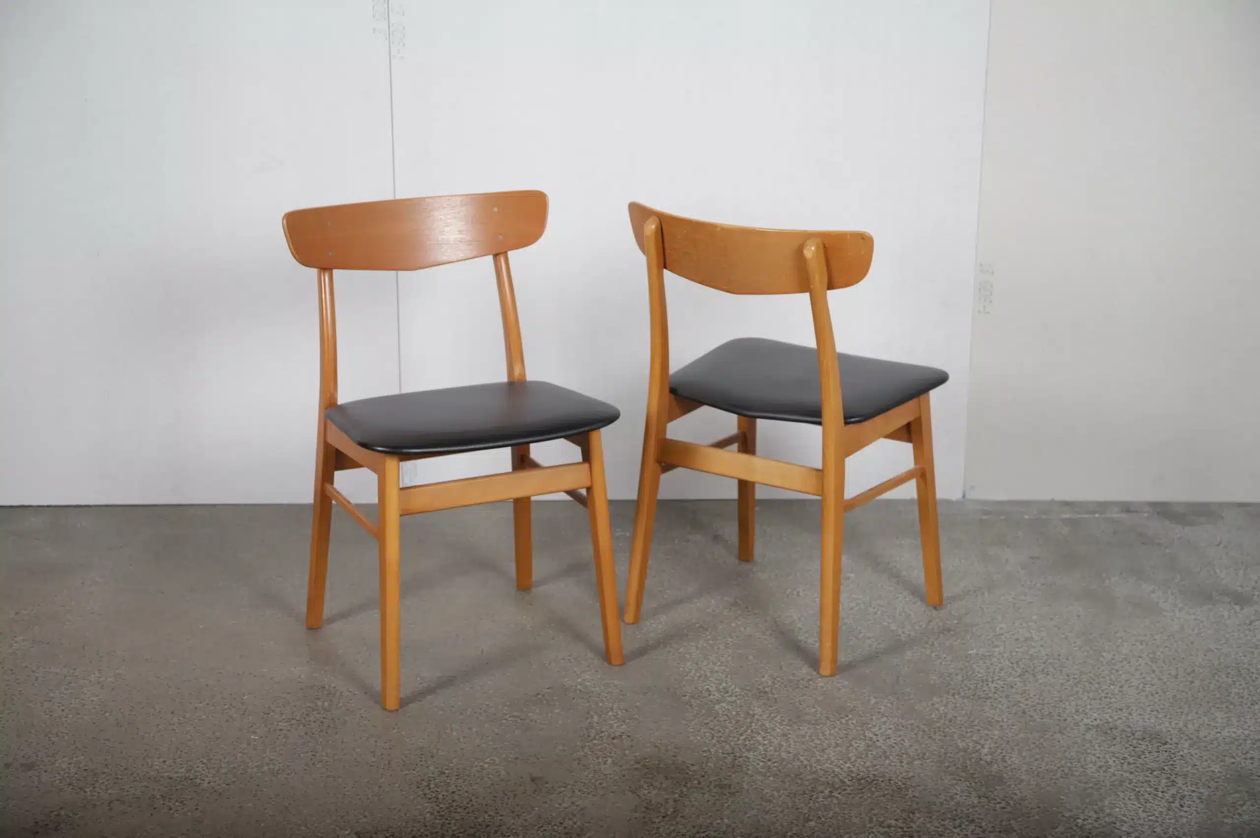 2 spisestole, Mosbøl