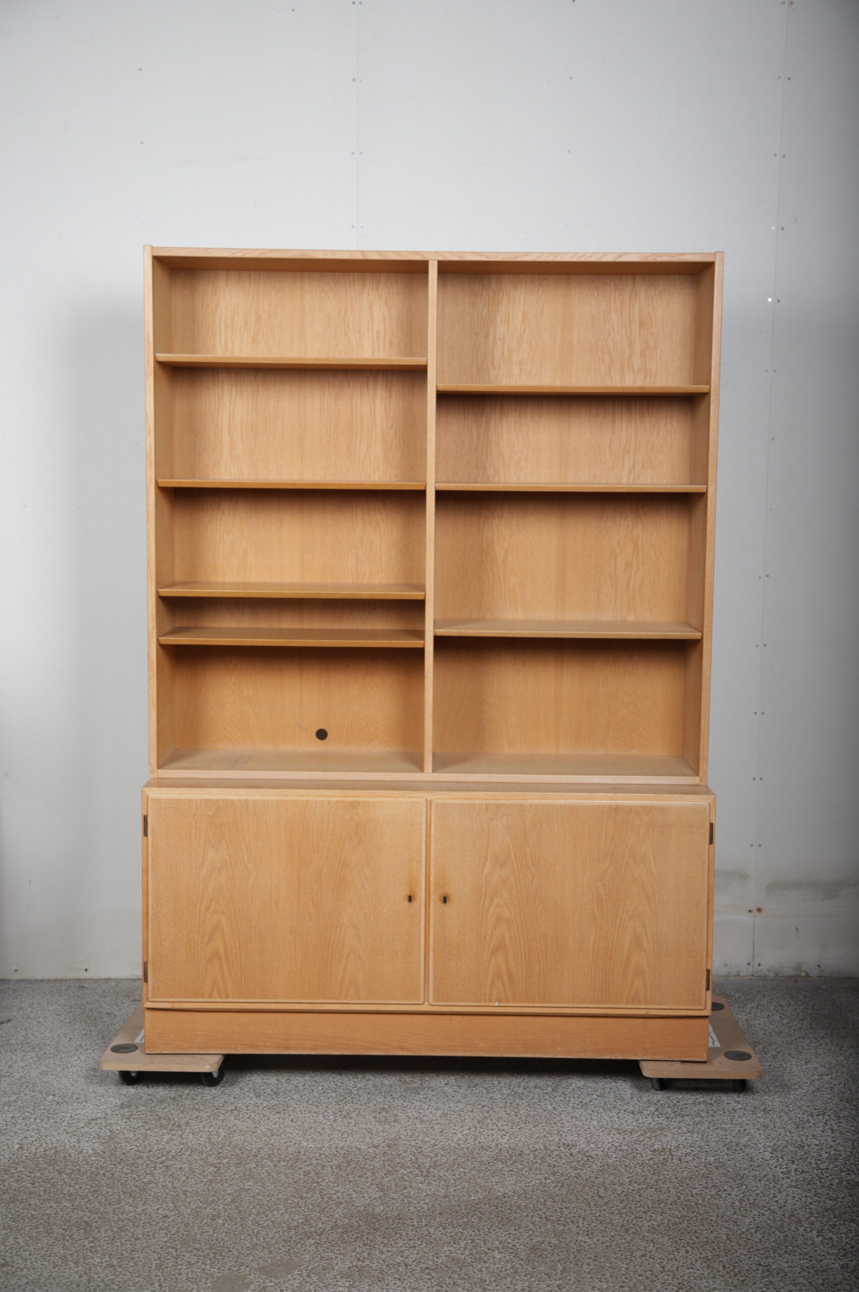 Hundevad todelt skænk eg - Image 2