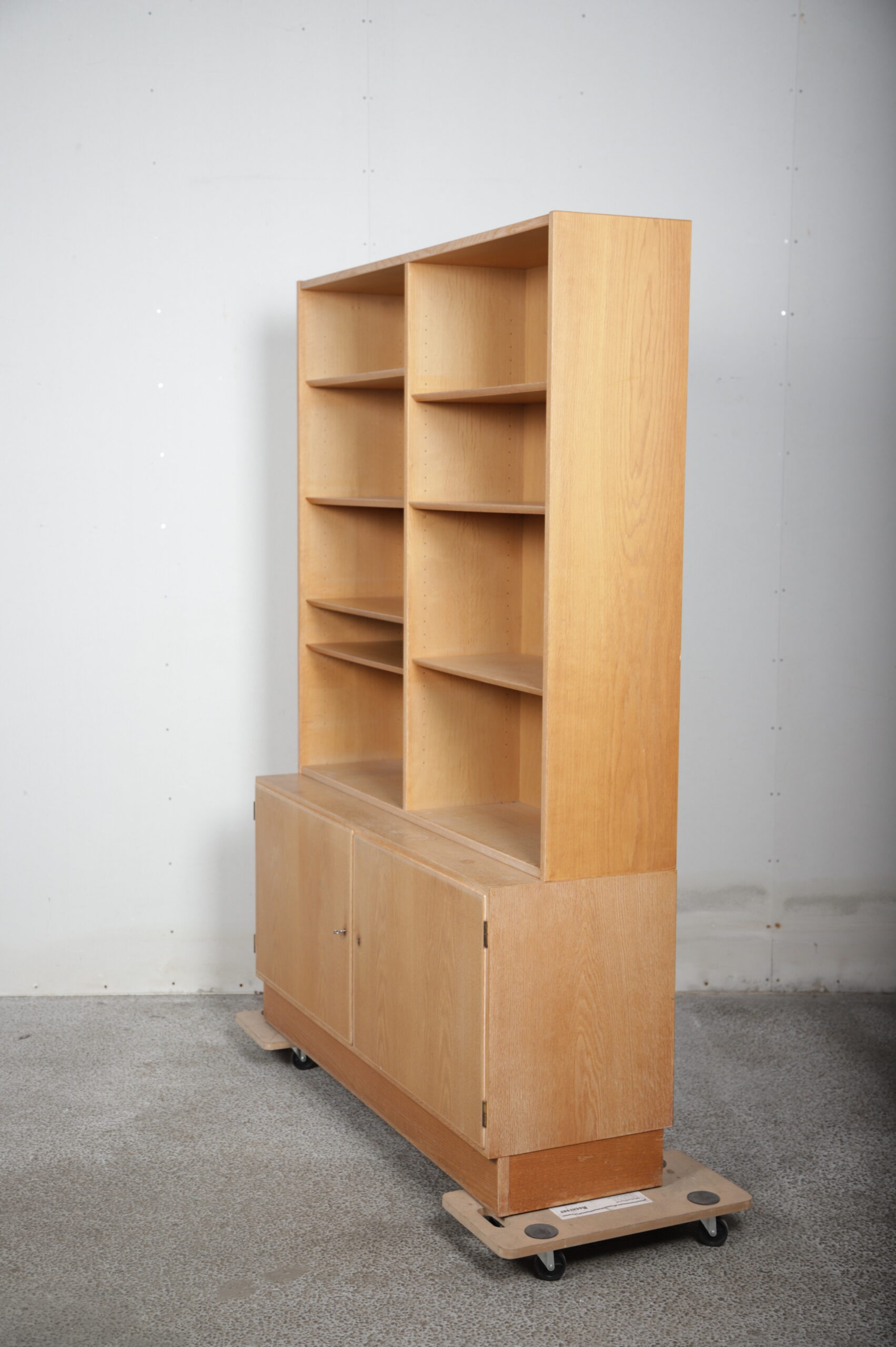 Hundevad todelt skænk eg - Image 4