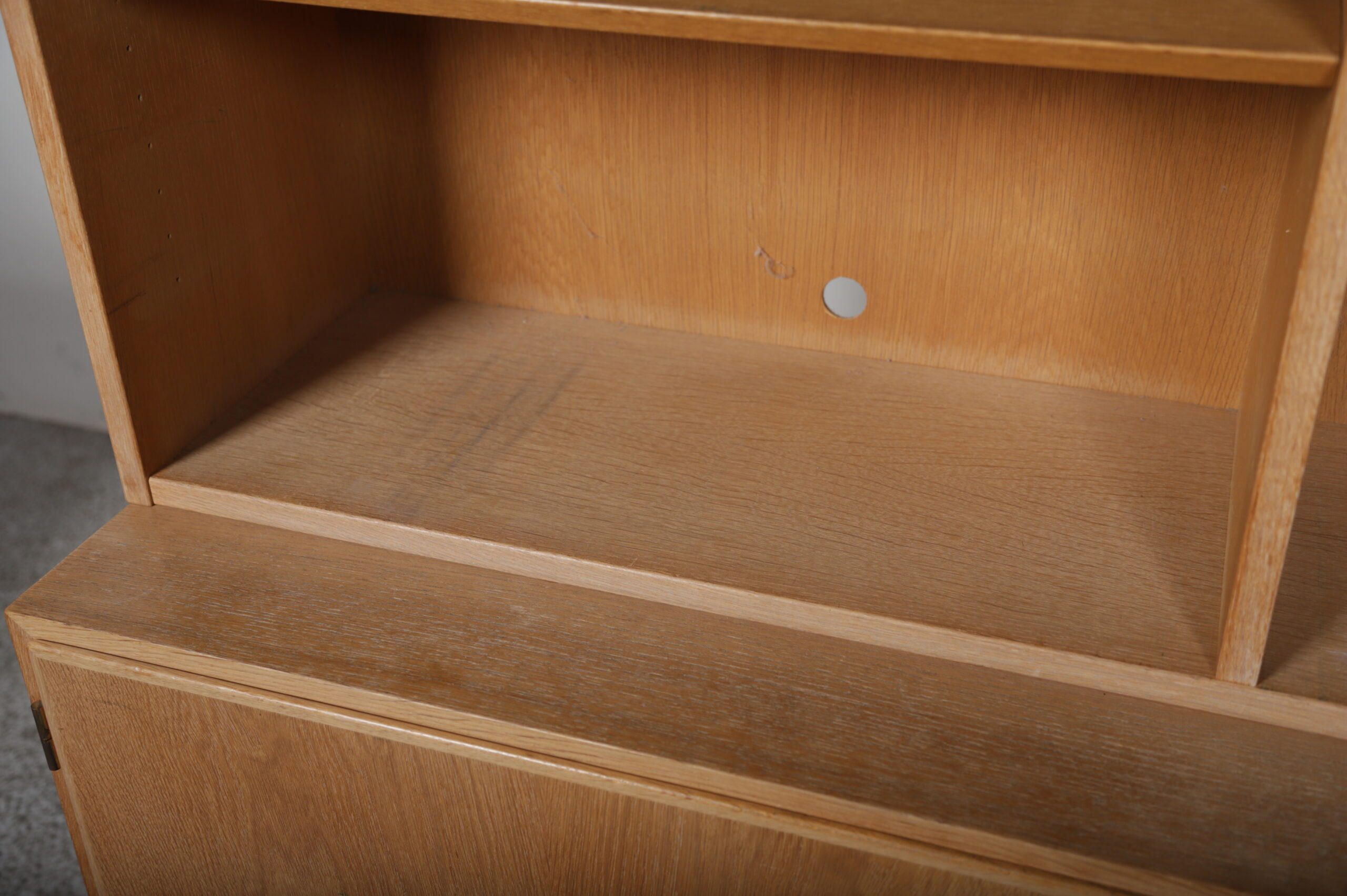 Hundevad todelt skænk eg - Image 8