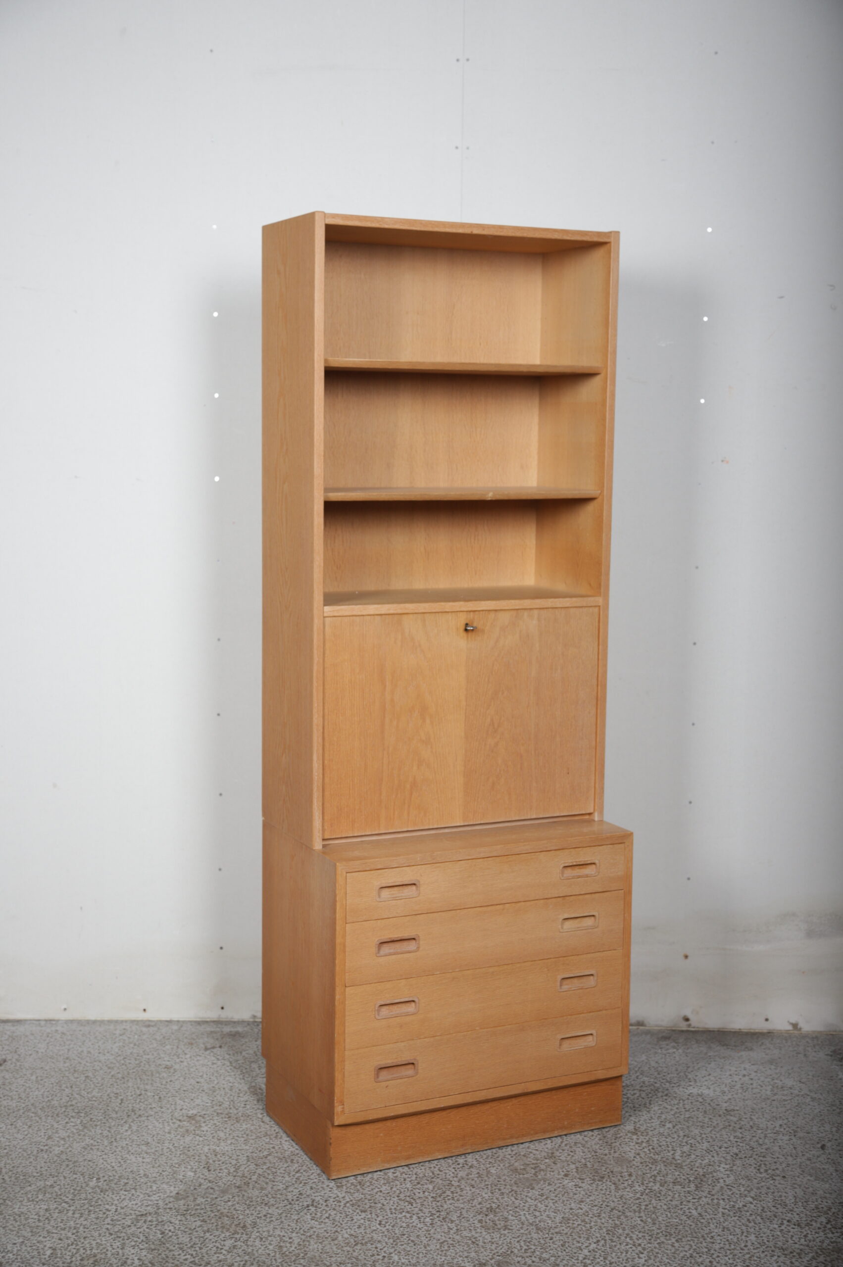 Hundevad reol, egetræ, med kommode - Image 1