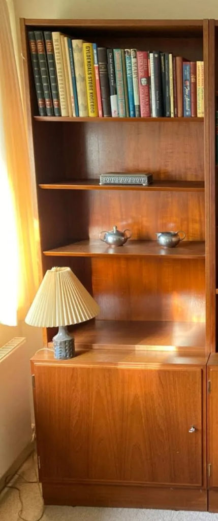 Skænk, teaktræ, Hundevad