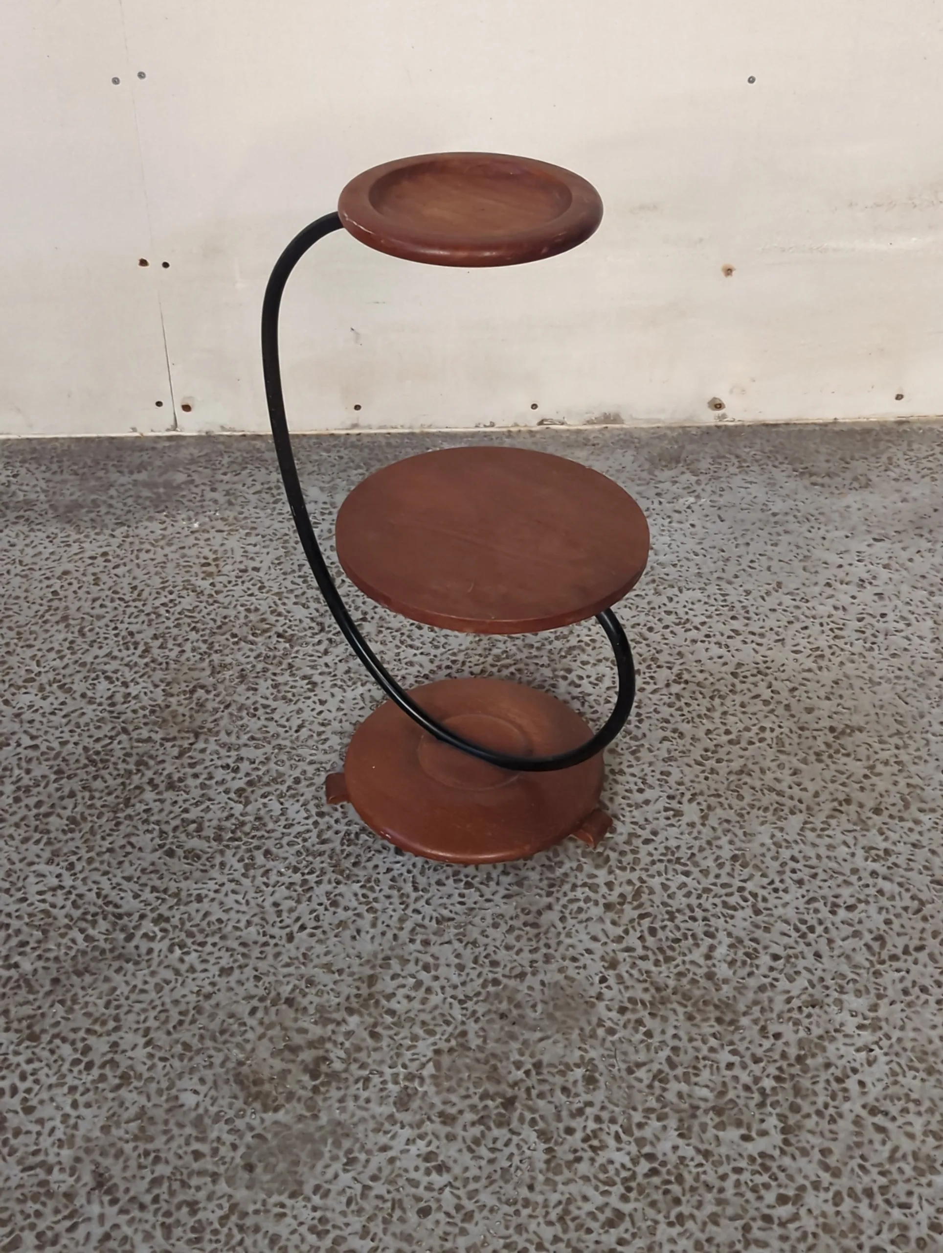 Skulpturel planteholder, teak - Image 1