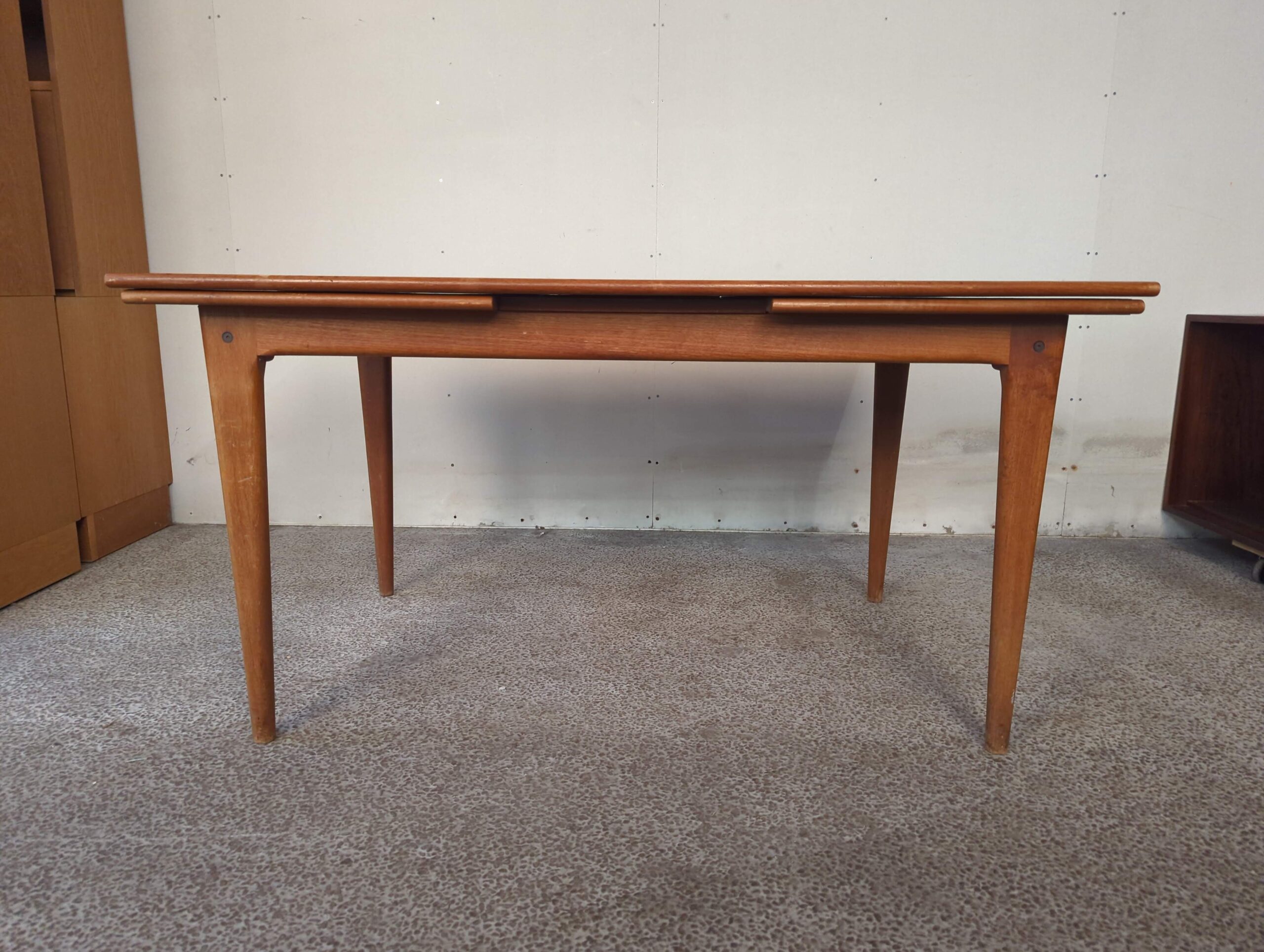 Spisebord med hollandsk udtræk, teak, GP Farum - Image 1