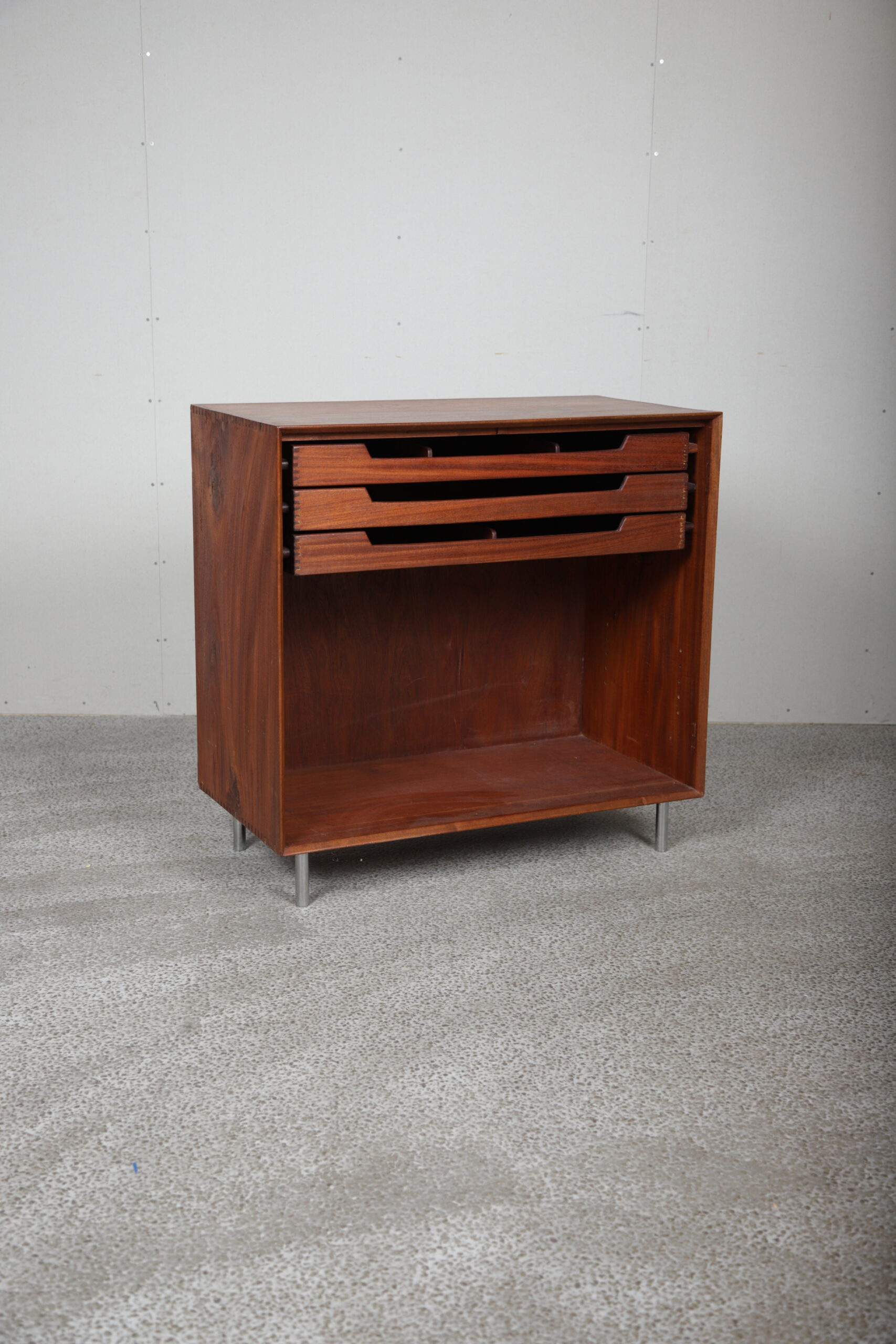 Møbel med arkivskuffer. på stålben - Image 1