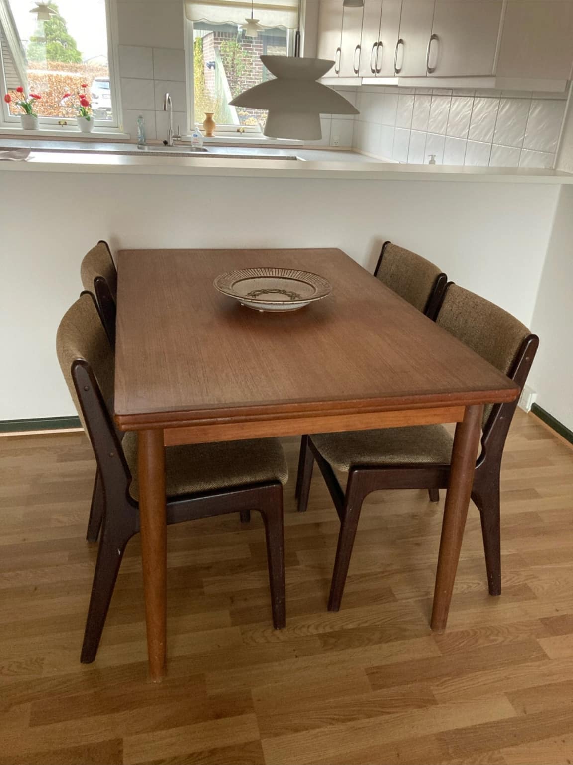 Spisebord i teak med hollandsk udtræk