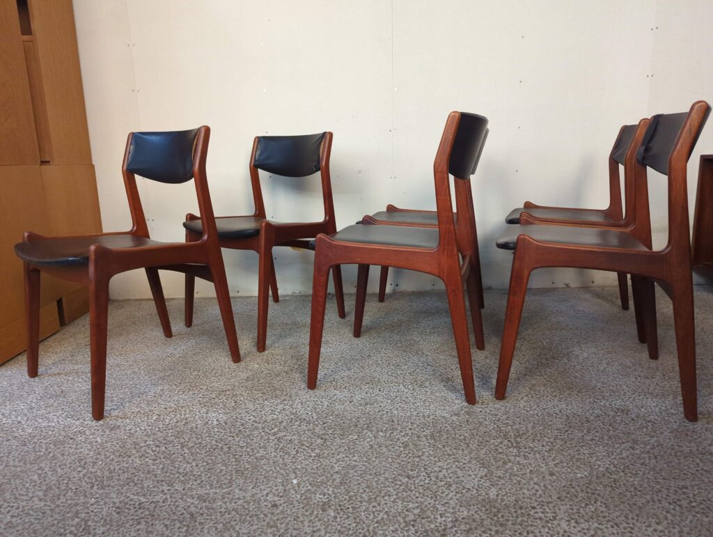 Seks spisestole i massiv teak, til ompolstring