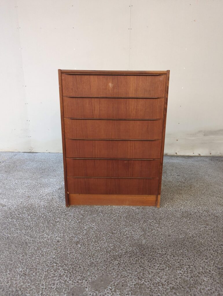 Kommode uden ben, teaktræ, b: 62 d: 35 h: 87