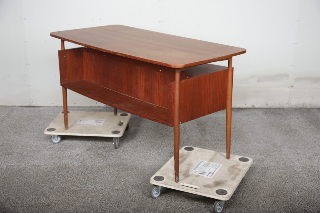 Skrivebord, teak, til renovering, Tibergaard