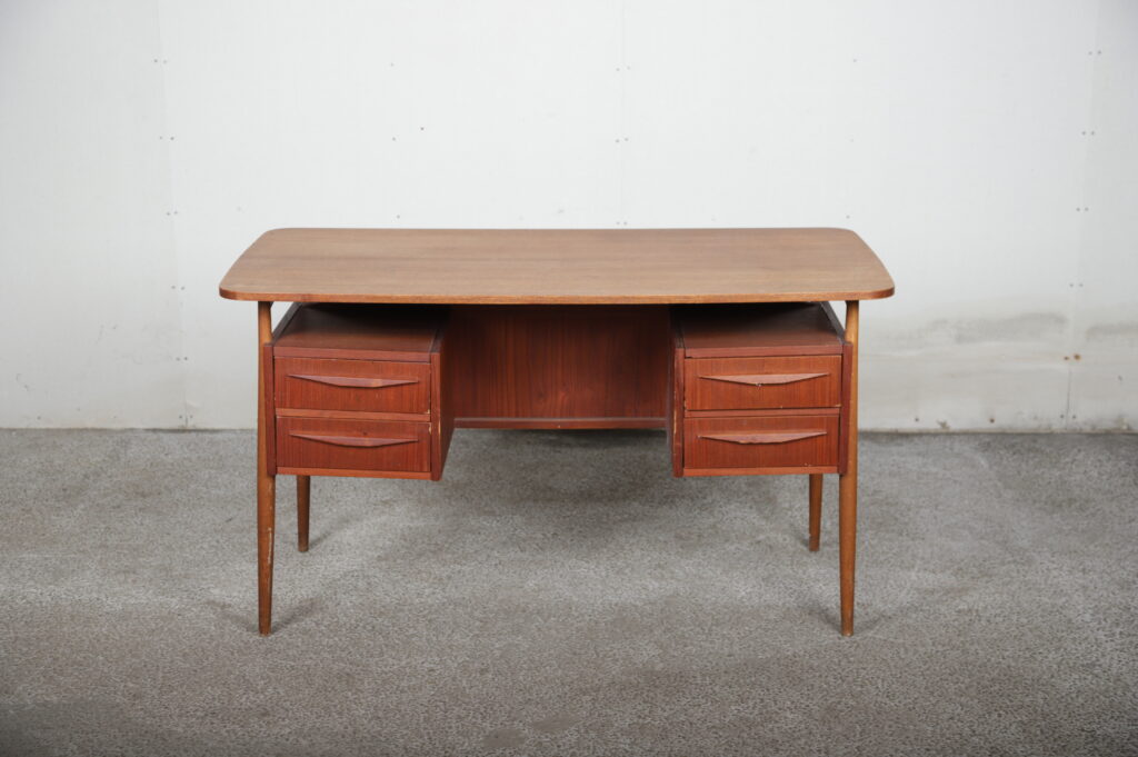 Skrivebord, teak, til renovering, Tibergaard